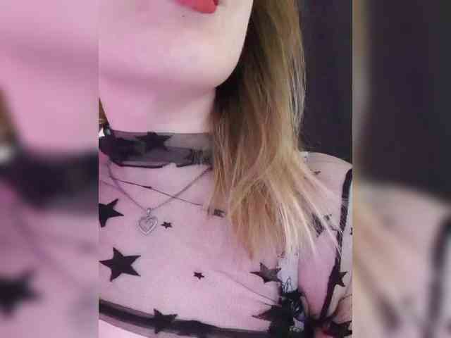 __EElaIzzza__ webcam