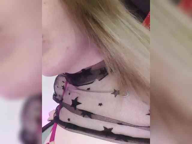 __EElaIzzza__ webcam