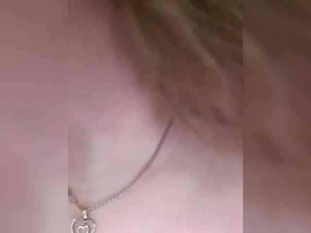 __EElaIzzza__ webcam