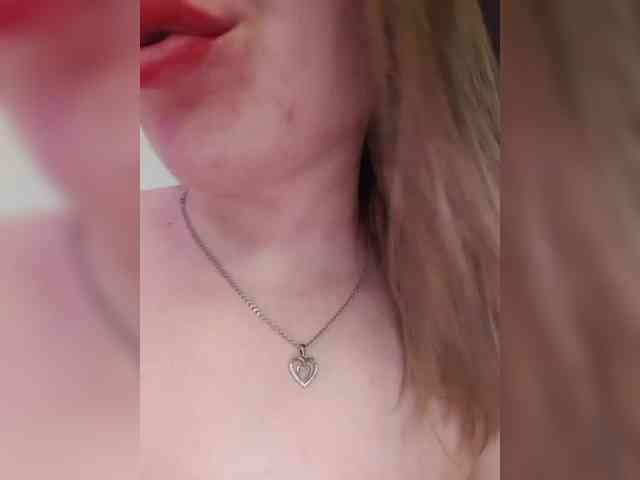 __EElaIzzza__ webcam