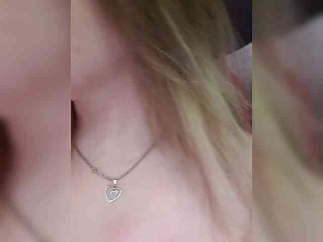 __EElaIzzza__ webcam