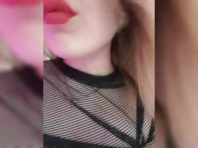 _ElaIzzza webcam