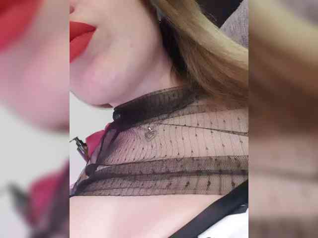 __EElaIzzza__ webcam