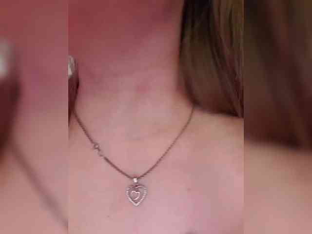 __EElaIzzza__ webcam