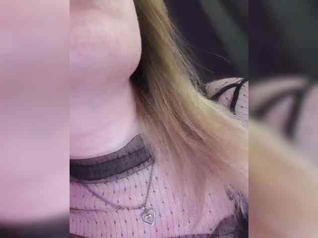 __EElaIzzza__ webcam