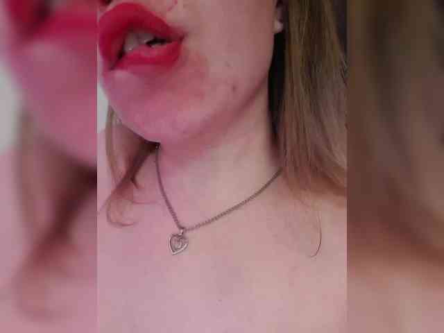 __EElaIzzza__ webcam