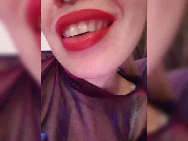 nude webcam chatroom Elaizza