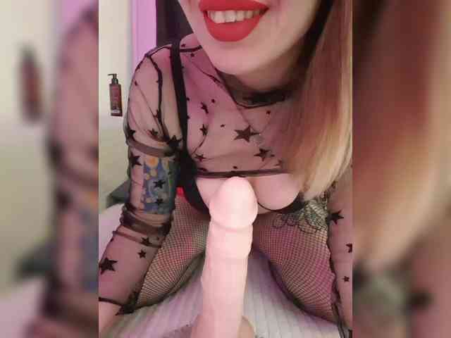 __EElaIzzza__ webcam