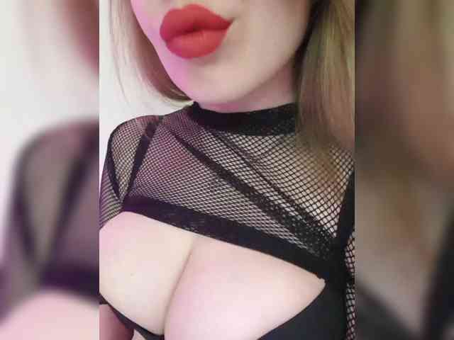 _ElaIzzza webcam