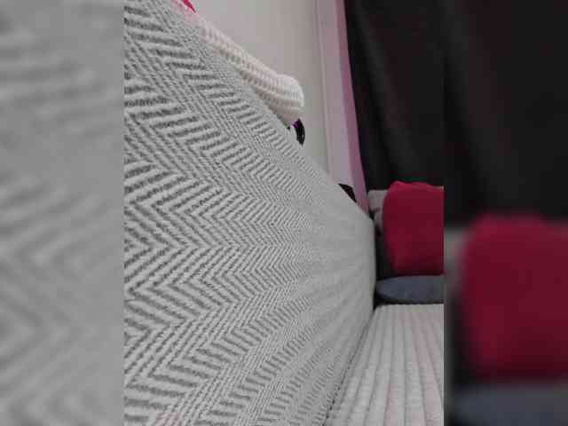 __EElaIzzza__ webcam