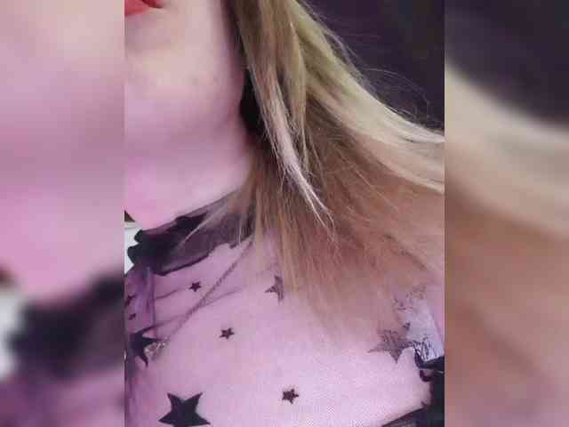 __EElaIzzza__ webcam