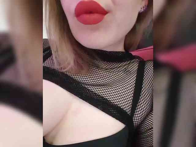 _ElaIzzza webcam