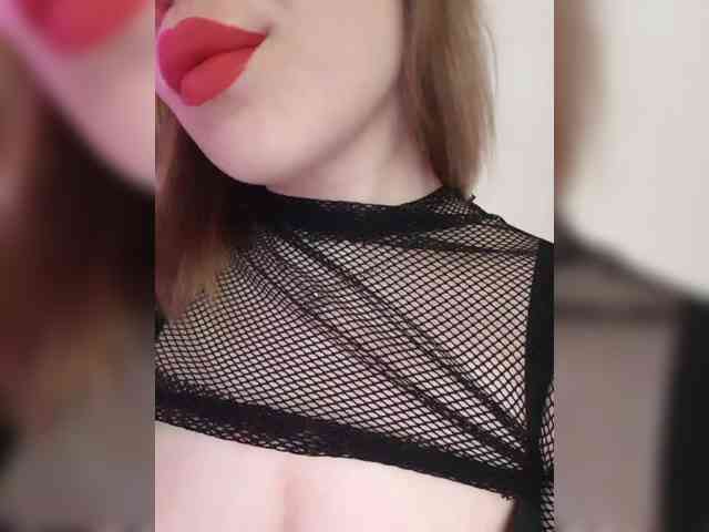 _ElaIzzza webcam
