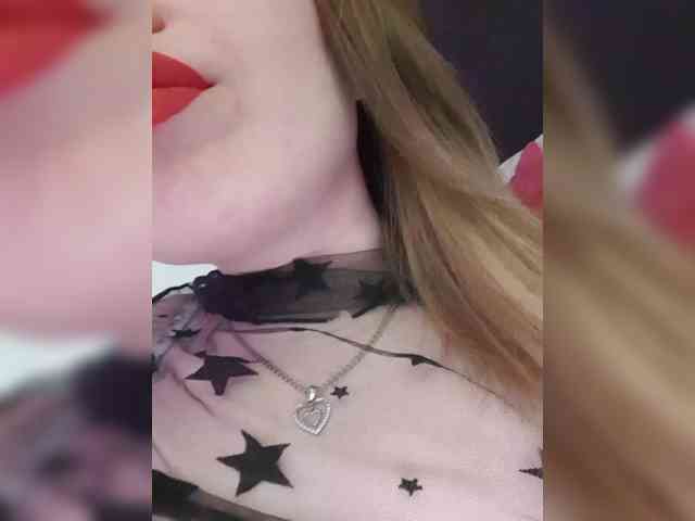 __EElaIzzza__ webcam