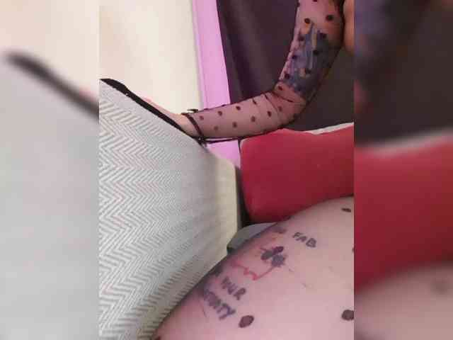 __EElaIzzza__ webcam