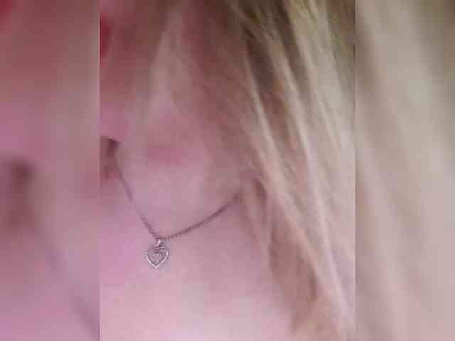 __EElaIzzza__ webcam