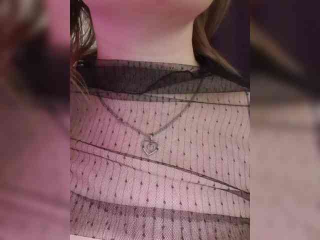 __EElaIzzza__ webcam