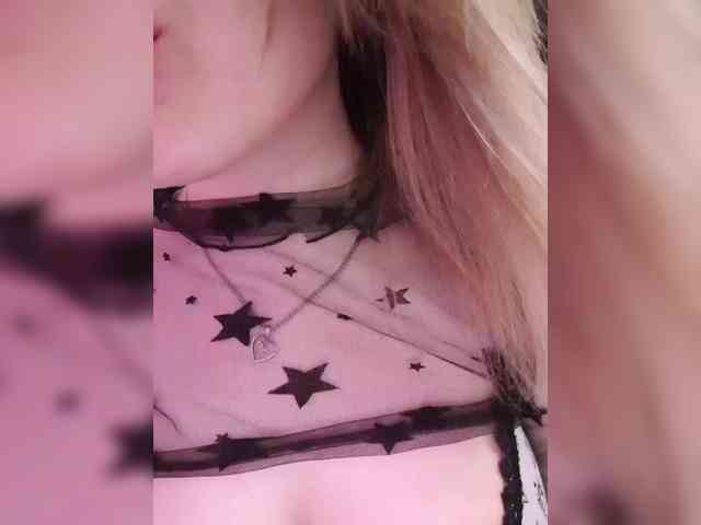 __EElaIzzza__ webcam