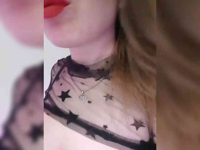 __EElaIzzza__ webcam