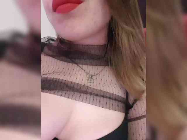 __EElaIzzza__ webcam