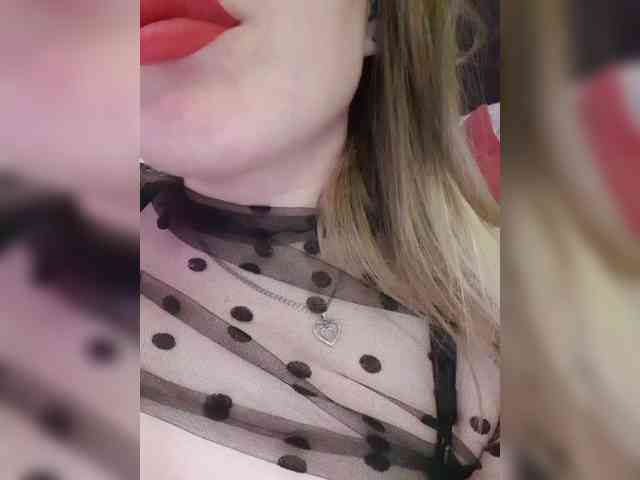 __EElaIzzza__ webcam