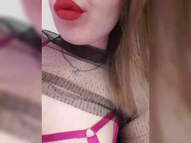 __EElaIzzza__ webcam