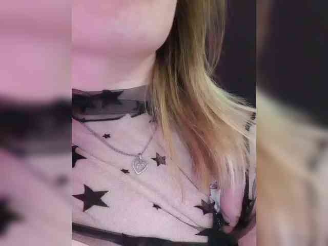 __EElaIzzza__ webcam