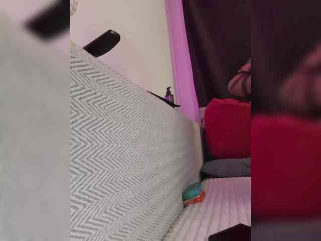 __EElaIzzza__ webcam