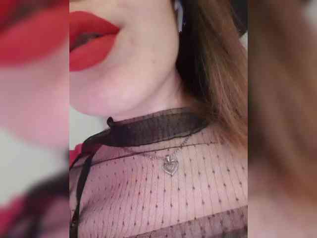 __EElaIzzza__ webcam