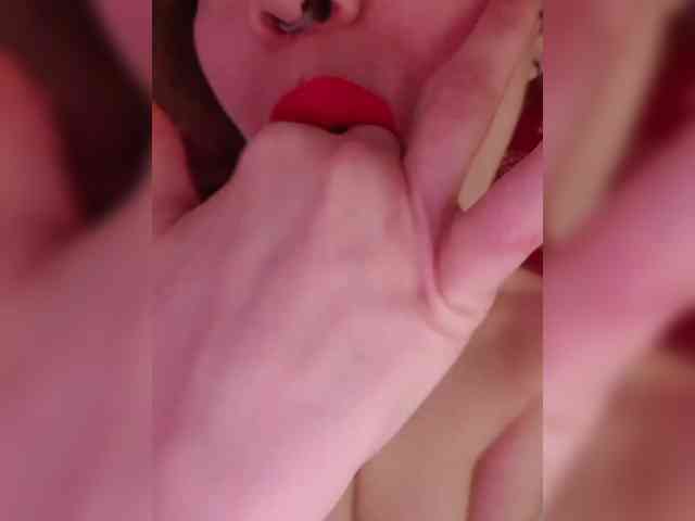 __EElaIzzza__ webcam