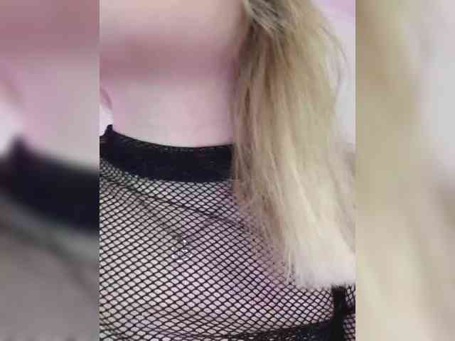 _ElaIzzza webcam