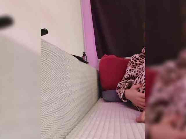 __EElaIzzza__ webcam