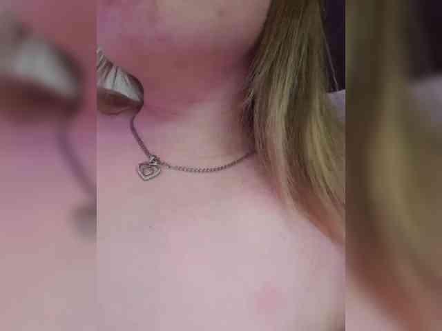 __EElaIzzza__ webcam