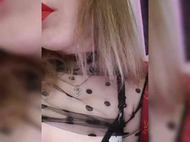 __EElaIzzza__ webcam