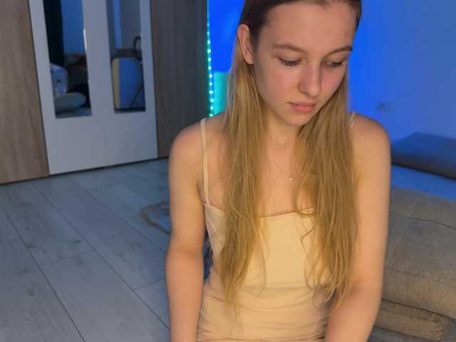 Sex chat gratuit in direct cu jucieLussie pe BongaCams