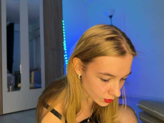 Sex chat gratuit in direct cu jucieLussie pe BongaCams