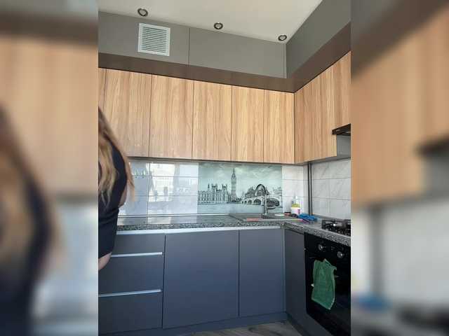 jucieLussie's BongaCams show and profile