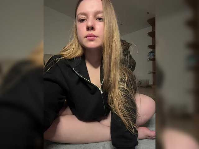 jucieLussie's BongaCams show and profile