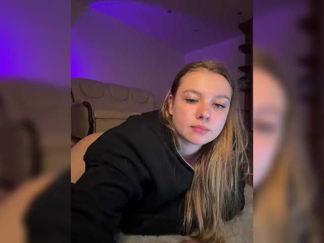 jucieLussie's BongaCams show and profile