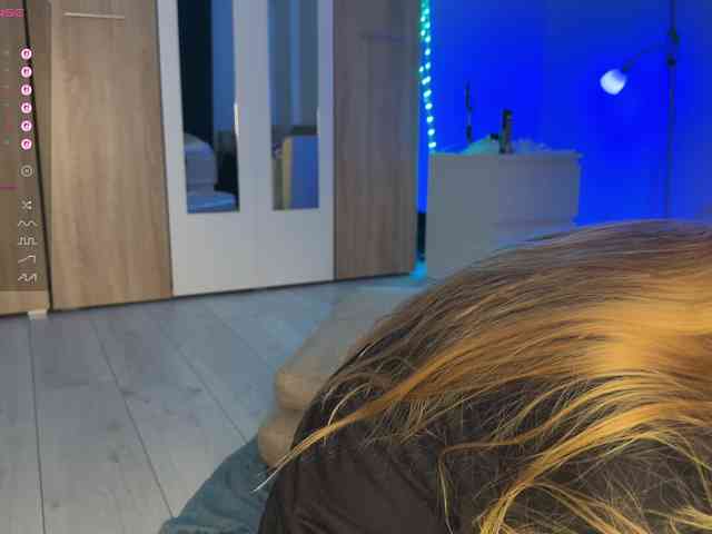 jucieLussie webcam