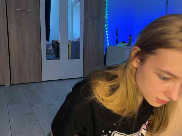 jucieLussie webcam