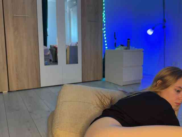 jucieLussie webcam