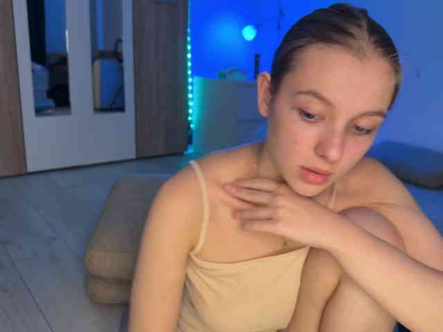 jucieLussie webcam