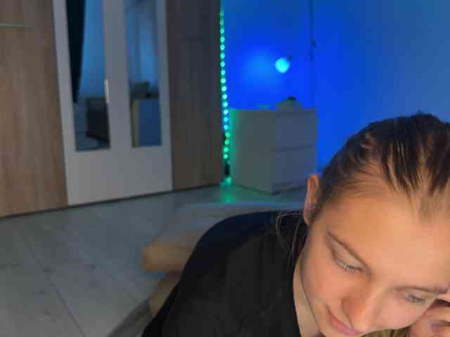 jucieLussie webcam
