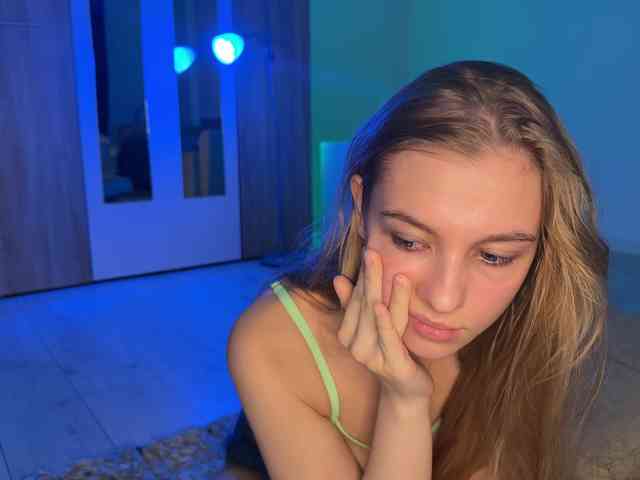cam chatting JucieLussie
