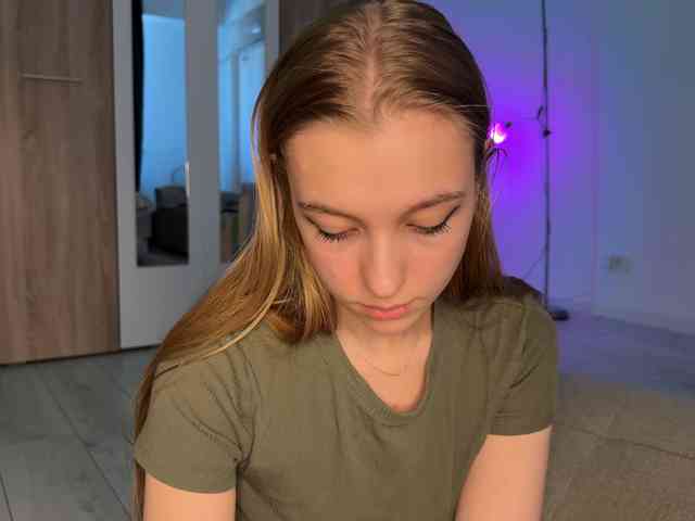 jucieLussie webcam