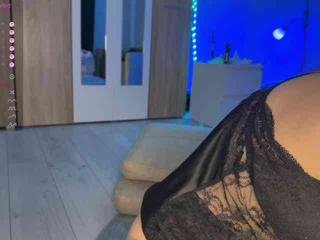 jucieLussie webcam