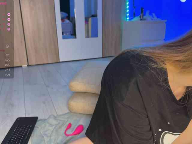 jucieLussie webcam
