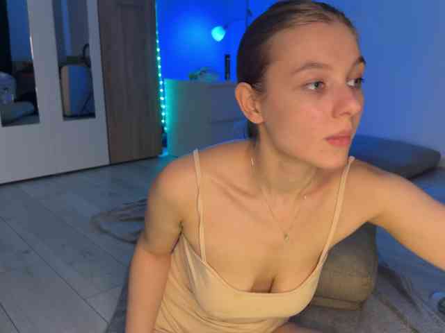 stranger chat JucieLussie