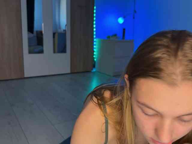 jucieLussie webcam